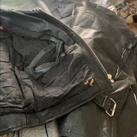 Two leather jackets. Cafe is vintage Spain size 38 - Picture 5 of 5